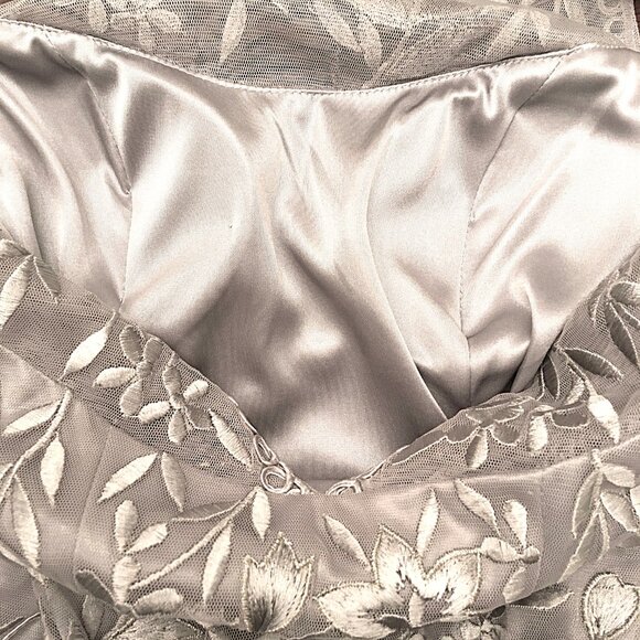 NEW Sue Wong Dress Embroidered V-neck Floral Platinum Silver Bra Nocturne Size 2 - Picture 6 of 16